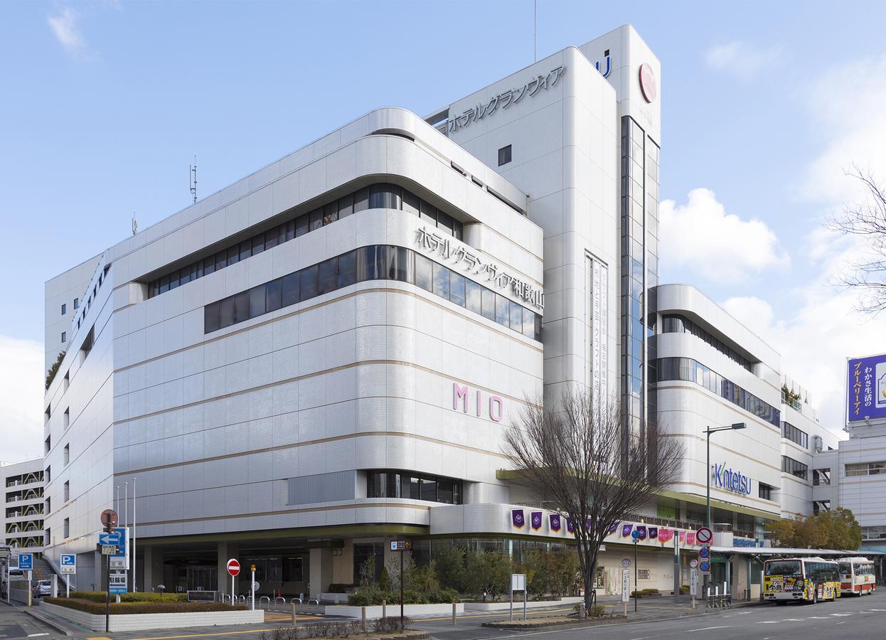 Готель The S3 Wakayama Station Екстер'єр фото